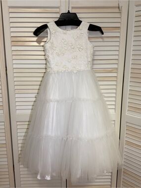 Joan Calabrese White Girl’s Dress ***NWT***